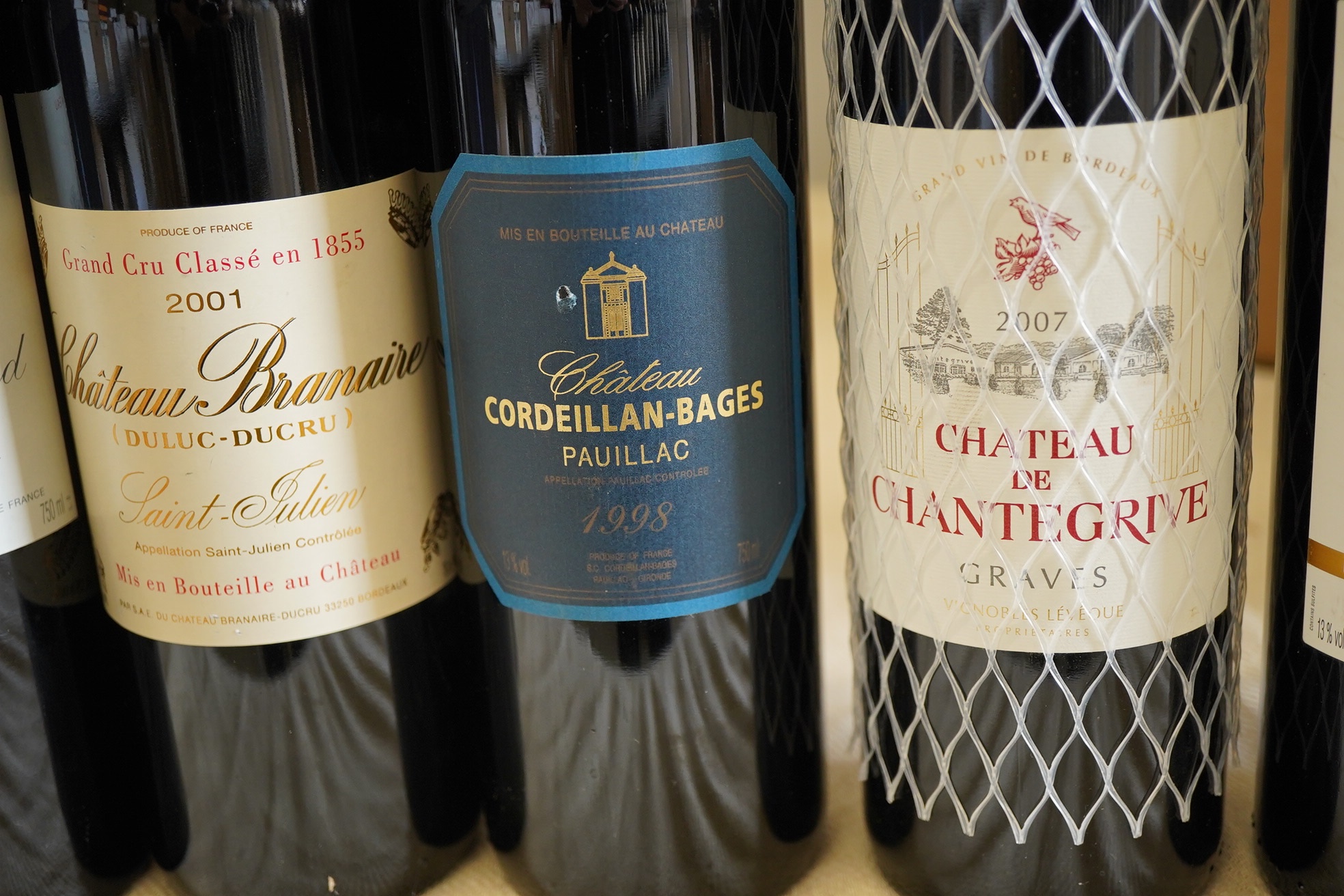 A mixed parcel of Bordeaux red wine